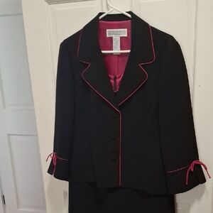 Jessica Howard Black Blazer And Sleeveless Dress with Pink Trim